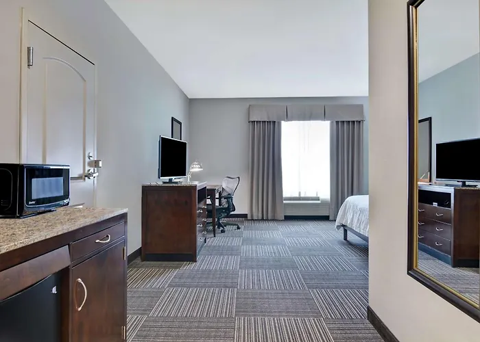 Hilton Garden Inn And Fayetteville Convention Center