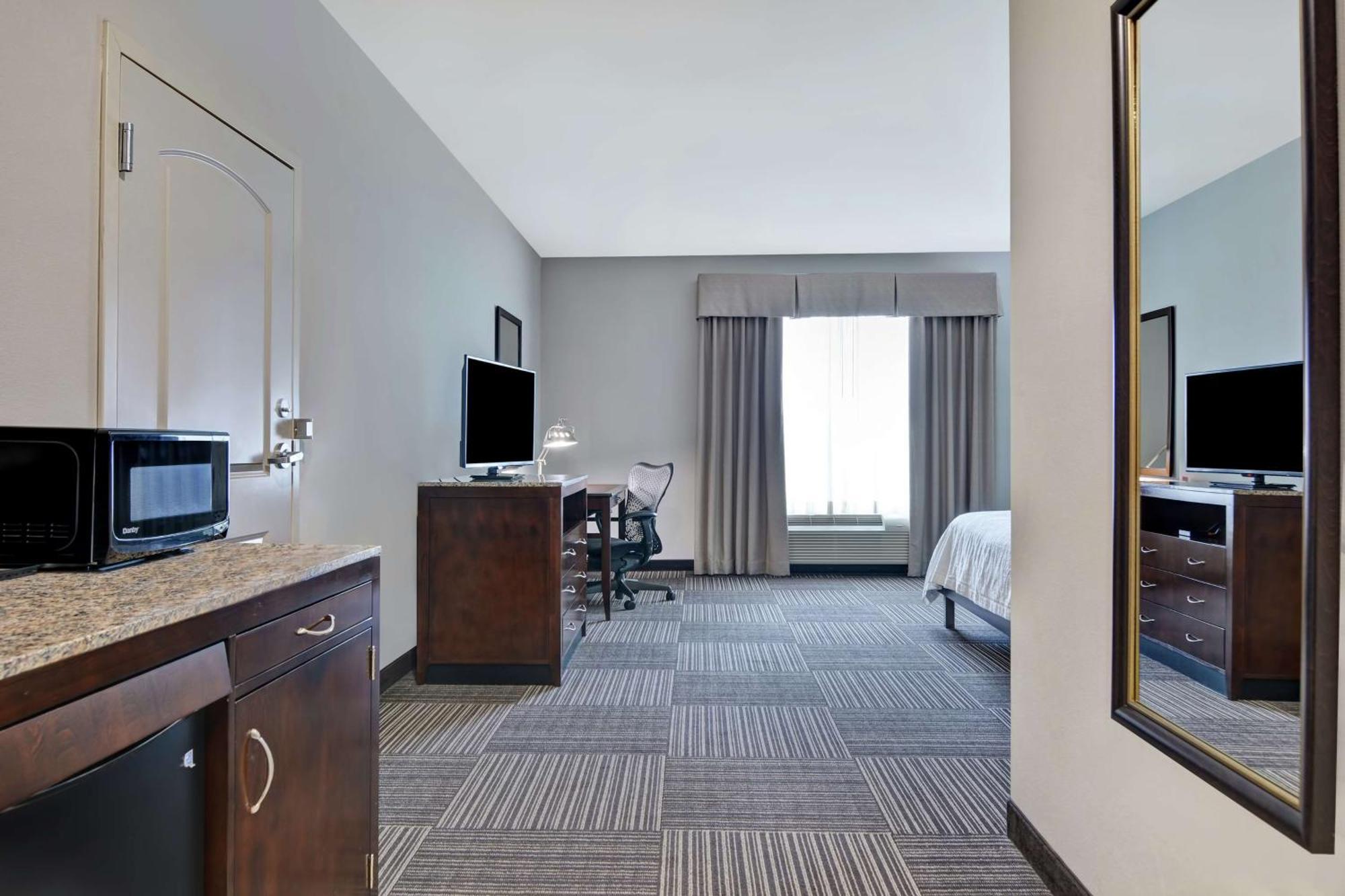 Hotel Hilton Garden And Convention Center 3*