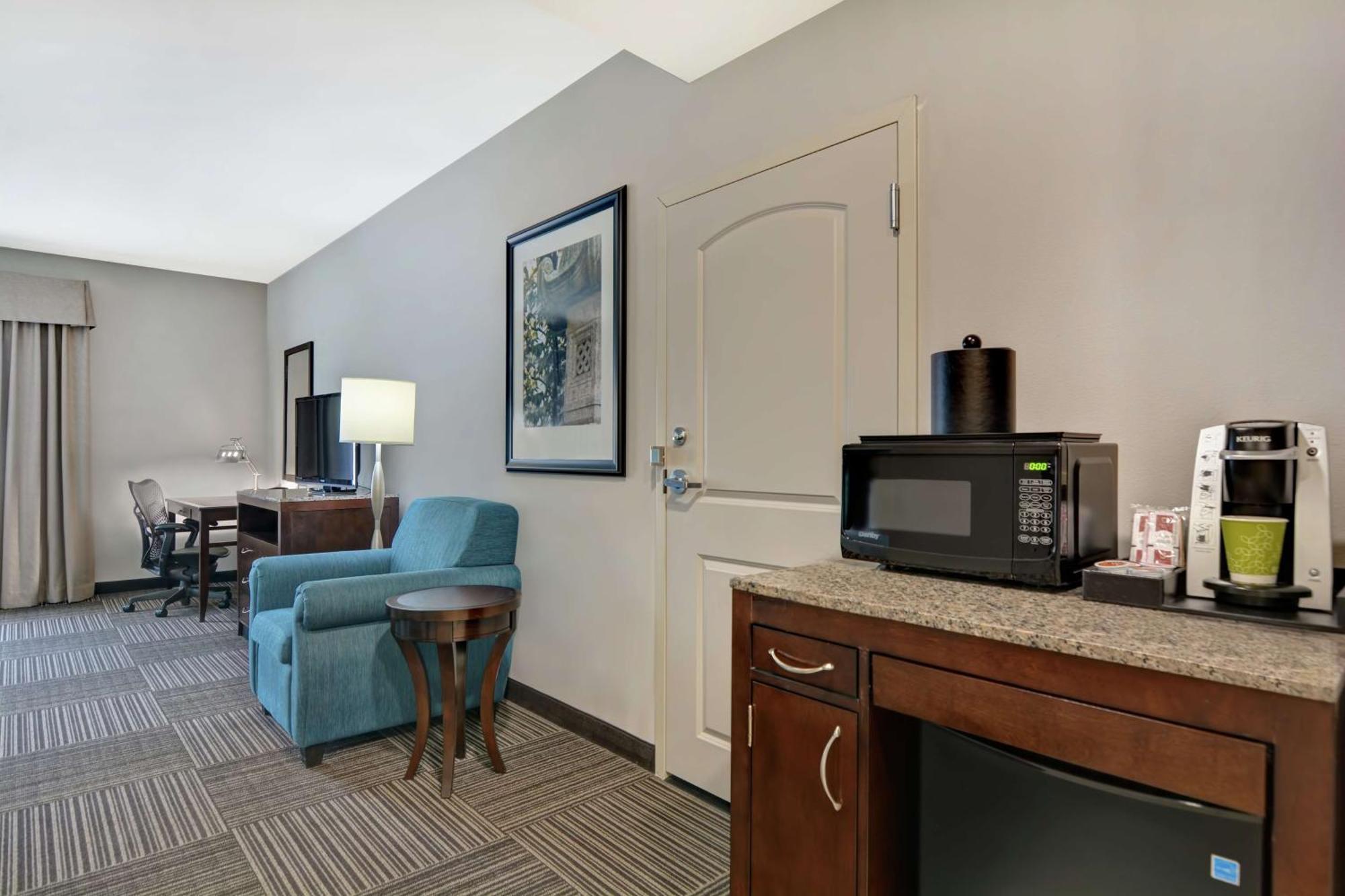 Hilton Garden And Convention Center 3*